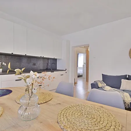 公寓 Sunset - Wyszynskiego - Przestronne Mieszkanie Tuz Obok Parku Zdrojowego 斯维诺乌伊希切