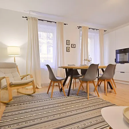 Apartment Sunset - Wyszynskiego - Przestronne Mieszkanie Tuz Obok Parku Zdrojowego